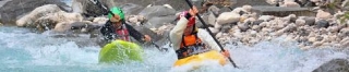  Kayak in acque bianche 